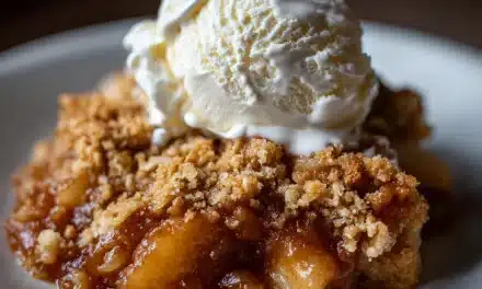 Crock Pot Apple Crisp – The Classic Fall Dessert You’ll Love
