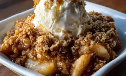 Microwave Apple Crisp – The Ultimate Comfort Dessert Ready in Minutes