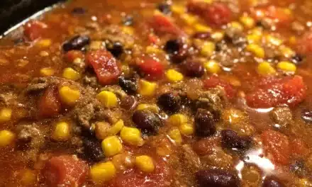 Slow Cooker Taco Soup: A Comforting, Easy-to-Make Weeknight Favorite