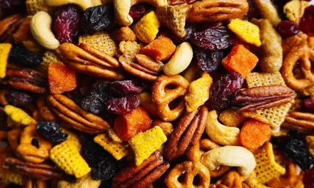 Thanksgiving Trail Mix Recipe: An Effortless 10-Minute Treat