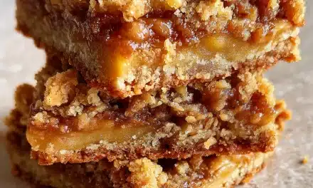 Apple Crisp Bars: A Perfectly Indulgent Dessert