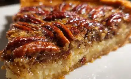 Keto Pecan Pie: A Decadent Low-Carb Dessert