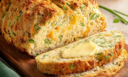 Cheddar and Herb Soda Bread: A Comforting 30-Minute Homemade Classic