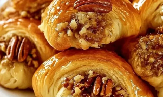 Pecan Pie Crescent Rolls: A Divine 5-Minute Homemade Treat