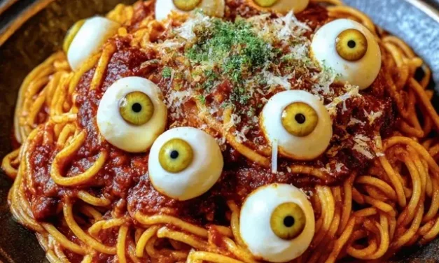 Spaghetti with Mozzarella Eyeballs – A Spooktacular Twist on Classic Pasta