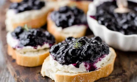 Blueberry Balsamic Goat Cheese Appetizer: A Delightful 10-Minute Treat