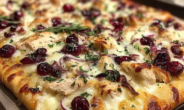 Cranberry Chicken & Brie Pizza – A Comforting Homemade Masterpiece