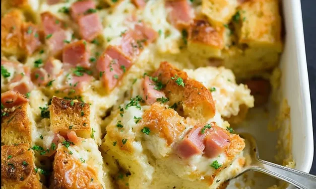 Eggs Benedict Casserole – A Decadent and Easy Brunch Favorite