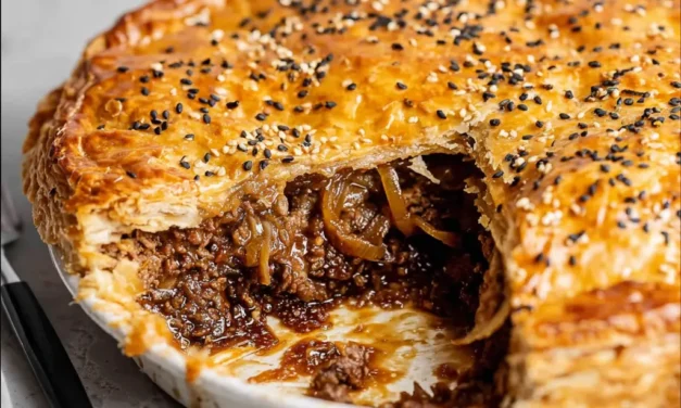 Steak and Onion Meat Pie – A Hearty Family-Style Favorite