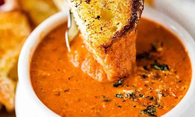 Roasted Tomato Basil Soup – An Easy, Homemade Classic