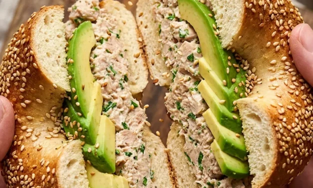 Avocado Tuna Bagel Sandwich: A Quick and Tasty Meal