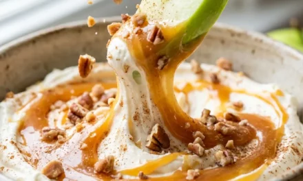 Caramel Apple Cheesecake Dip: A Deliciously Creamy Treat
